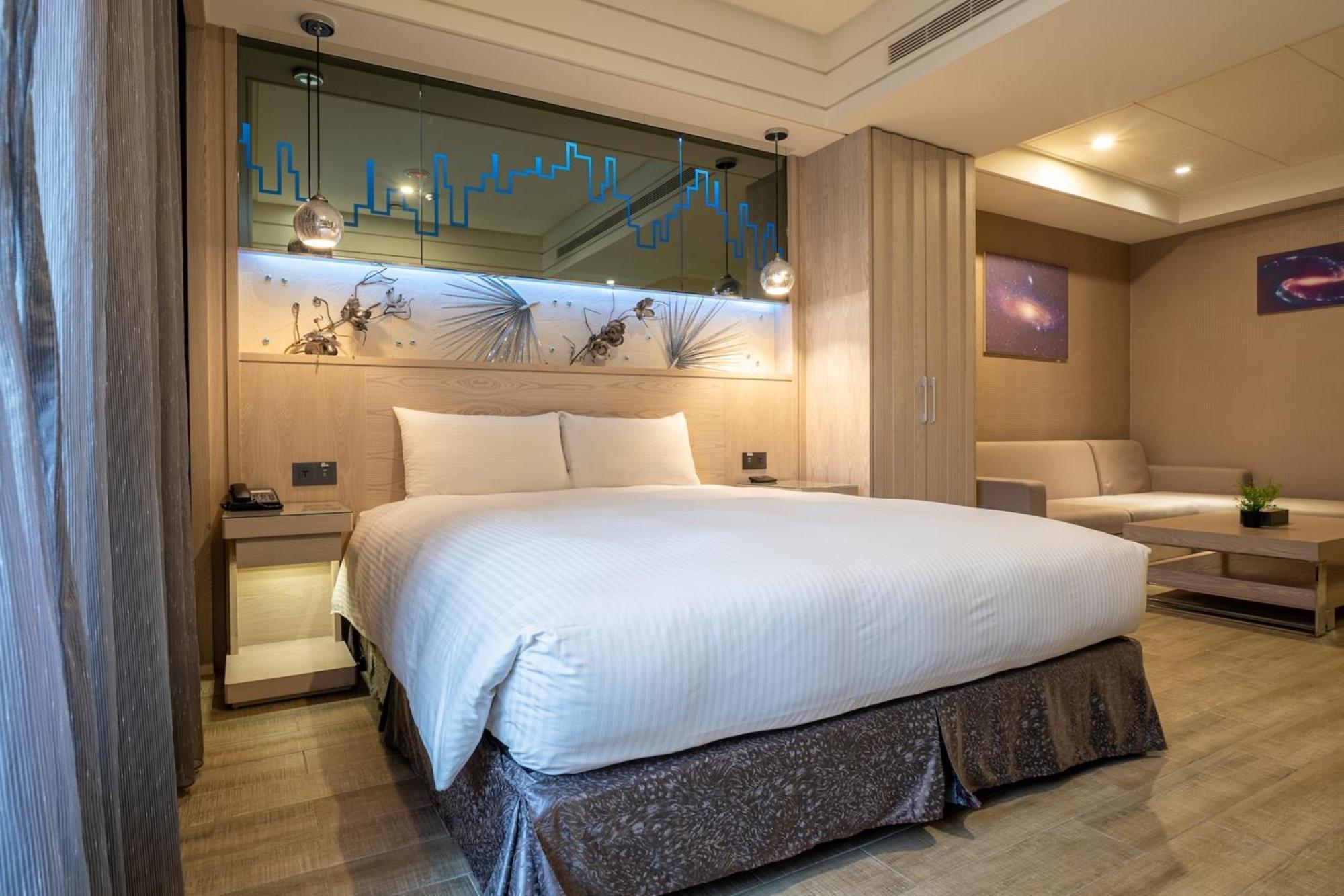 Guide Hotel Taichung Ziyou Exterior foto