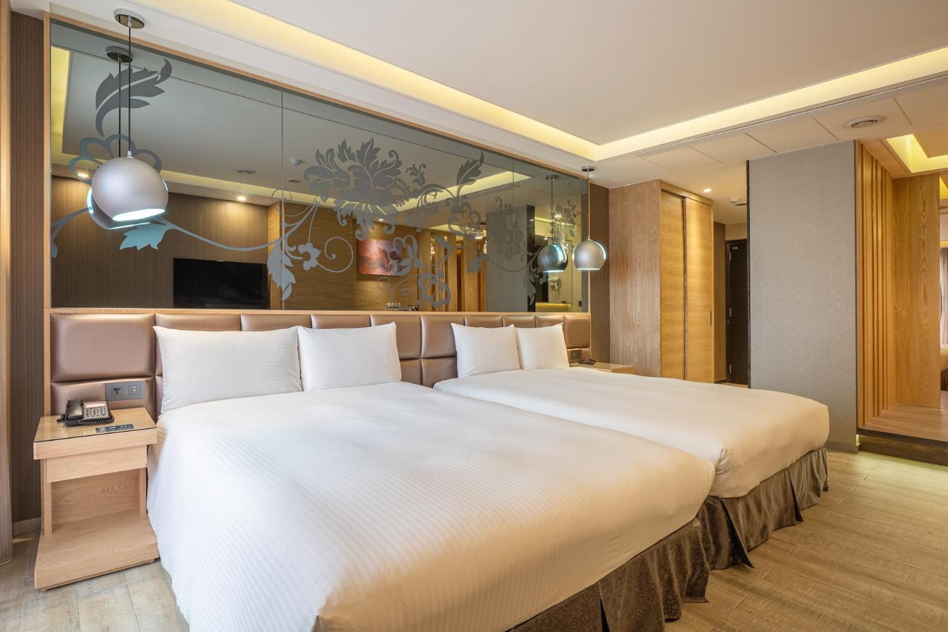 Guide Hotel Taichung Ziyou Exterior foto