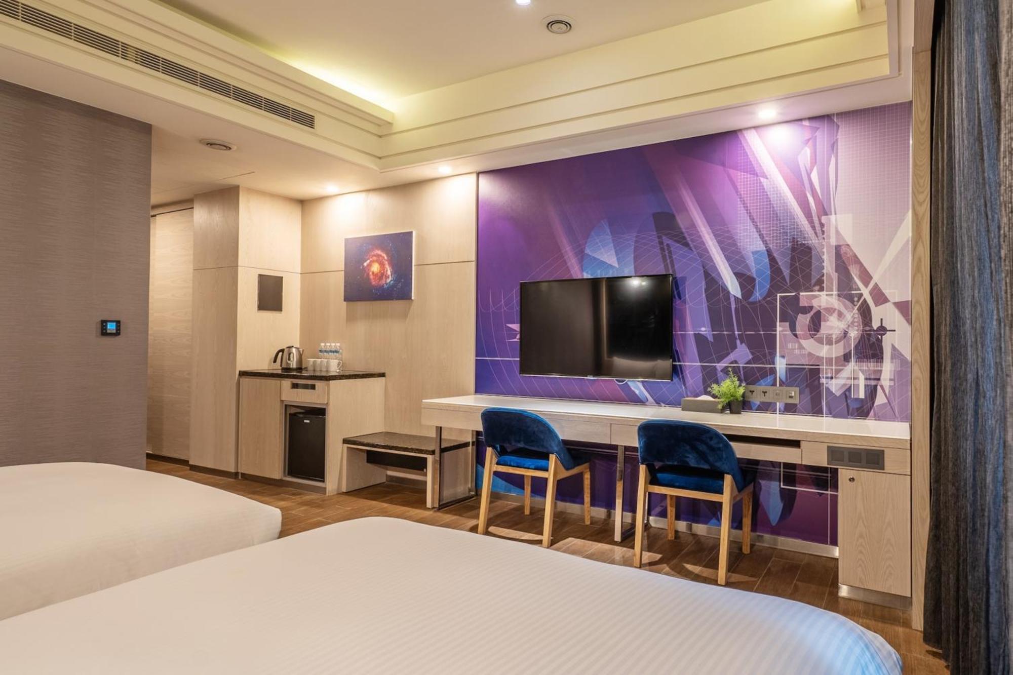 Guide Hotel Taichung Ziyou Exterior foto