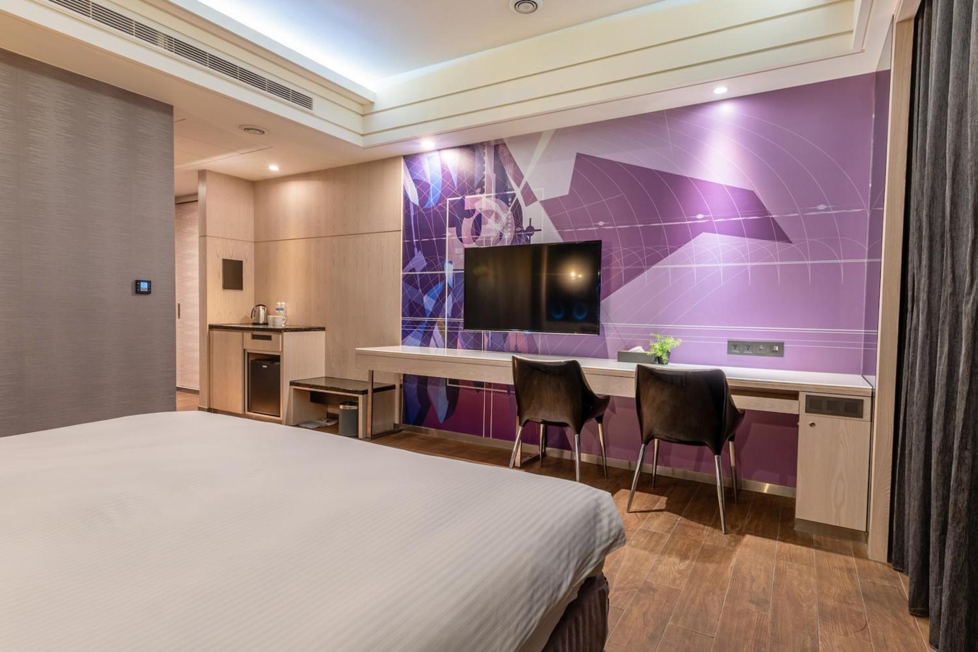 Guide Hotel Taichung Ziyou Exterior foto